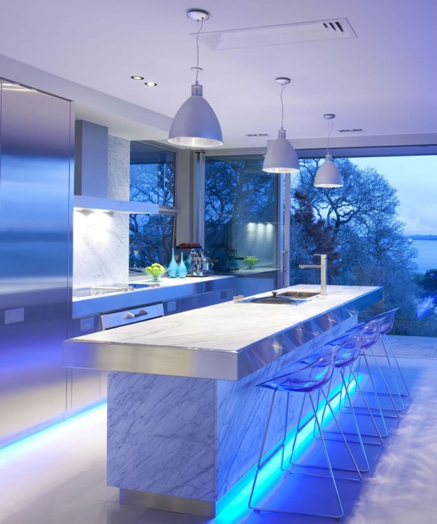 Modern kitchen lighting